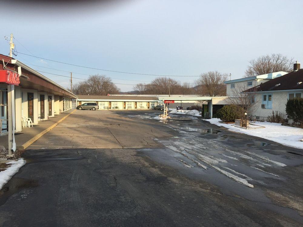 Welch Motel La Crosse Exterior photo